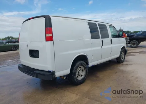 2015 Chevrolet Express 2500 Work Van z USA, uszkodzony, nr VIN 1GCWGFCF4F1175265